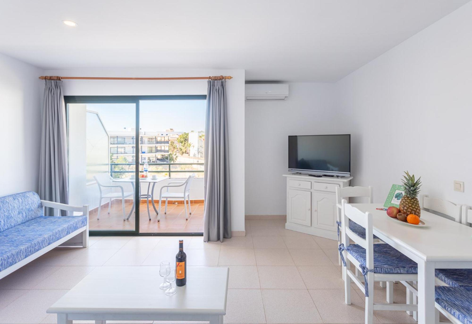Es Dolc Apartments By Youroom Colonia de Sant Jordi Kültér fotó